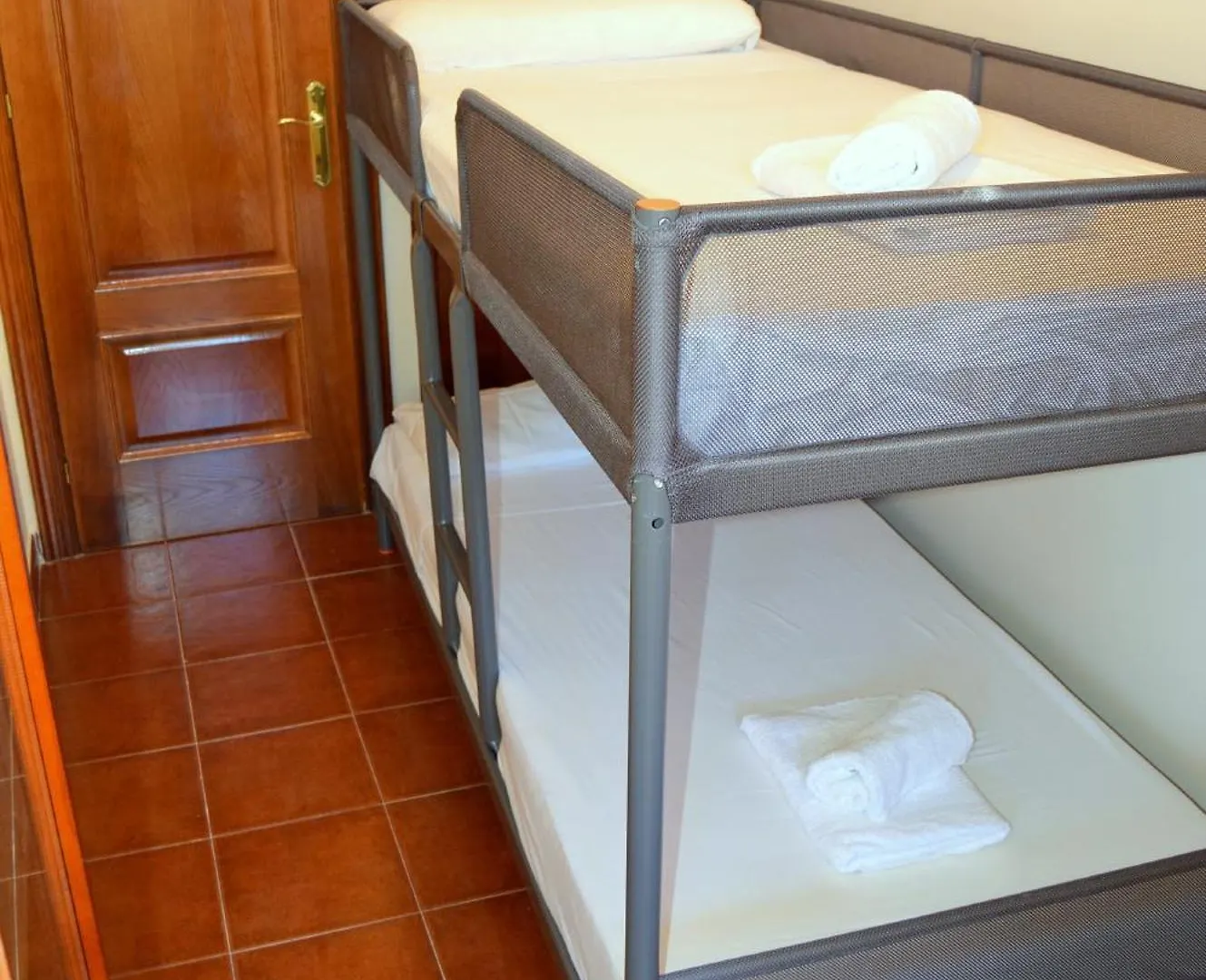 בית נופש הוילה טוסה דה מאר Casa Con Piscina En El Casco Historico